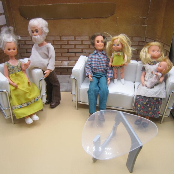 Mattel Vintage Sunshine Family Dolls (set of 6) - Picture 4 of 5